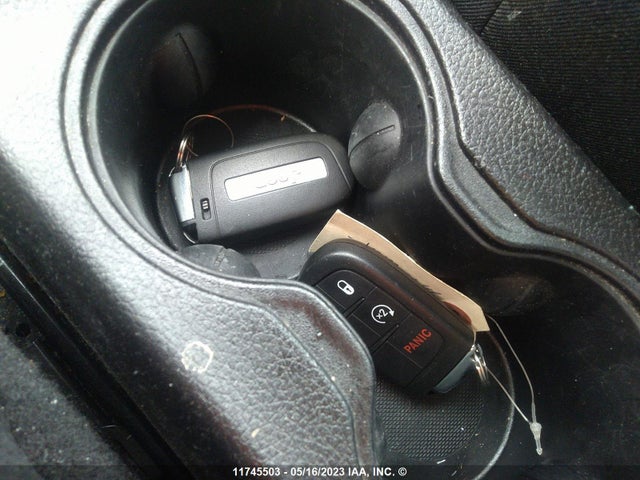 3C4NJDBB4JT436590 Jeep Compass Latitude