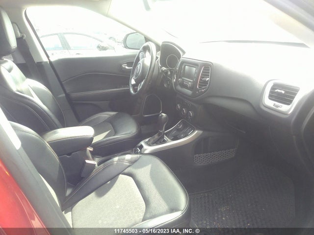 3C4NJDBB4JT436590 Jeep Compass Latitude
