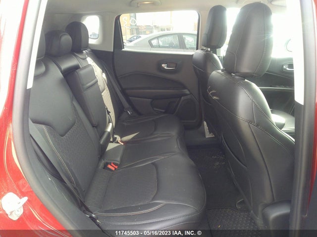 3C4NJDBB4JT436590 Jeep Compass Latitude