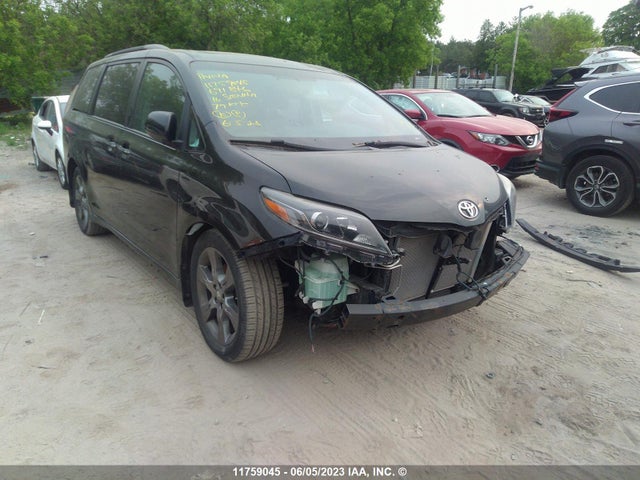 Toyota SIENNA SE 2016 5TDXK3DC4GS691846 Image 1