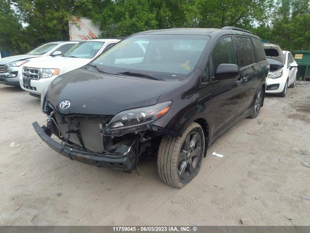 Toyota SIENNA SE 2016 5TDXK3DC4GS691846 Image 2