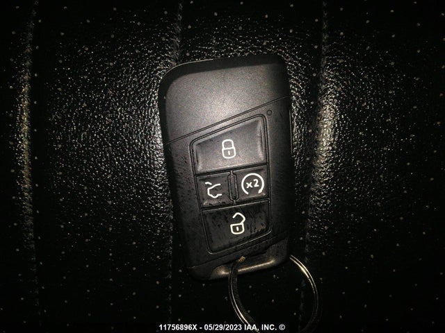3VV2B7AX7NM081933 Volkswagen TIGUAN SE