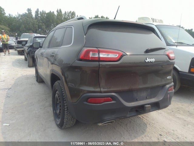 1C4PJLCS9FW701961 Jeep Cherokee Latitude