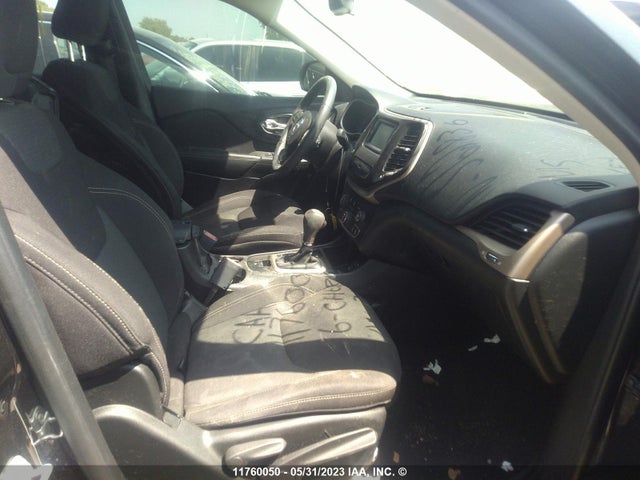 1C4PJLCB6GW362836 Jeep Cherokee Latitude