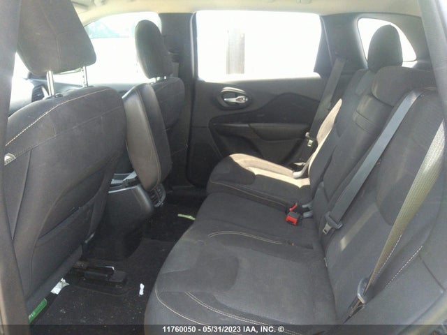 1C4PJLCB6GW362836 Jeep Cherokee Latitude