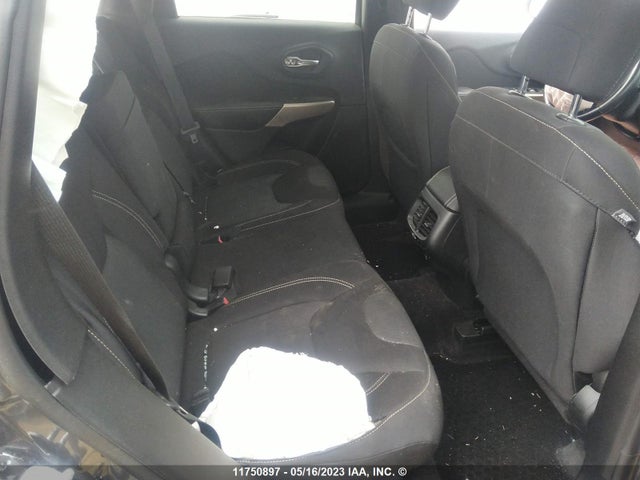 1C4PJMCS3HW633049 Jeep Cherokee Latitude