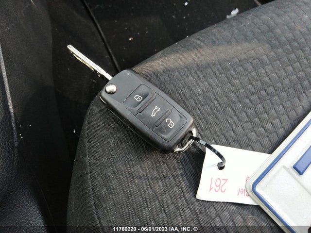 3VW2B7AJ8HM200701 Volkswagen JETTA S