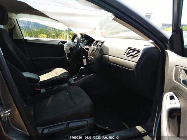 3VW2B7AJ8HM200701 Volkswagen JETTA S