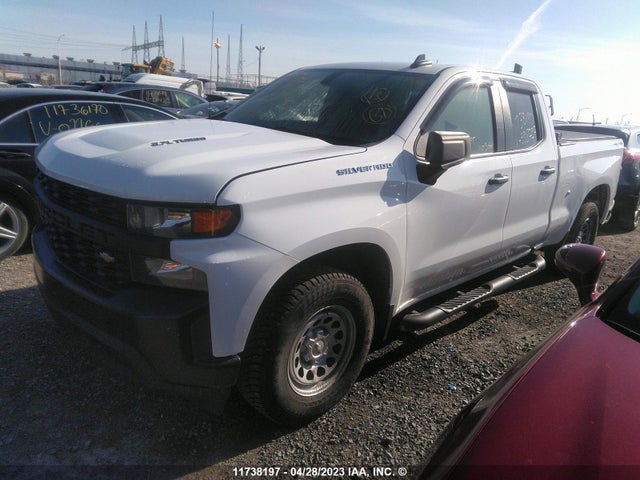 Chevrolet Silverado K1500 2021 1GCRYAEK5MZ338737 Image 2