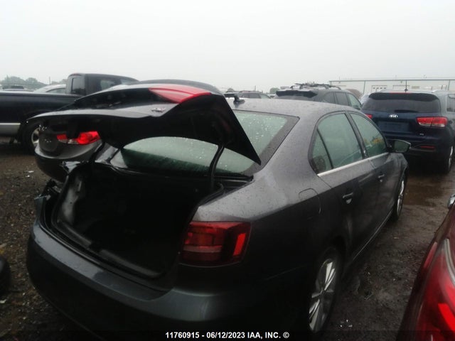 3VWDB7AJ0HM414655 Volkswagen JETTA SE