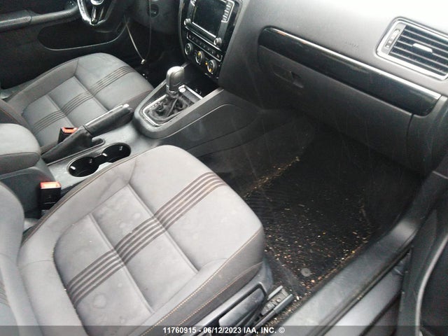 3VWDB7AJ0HM414655 Volkswagen JETTA SE
