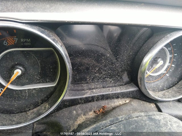 1C4HJXEN4MW573595 Jeep Wrangler Unlimited 7