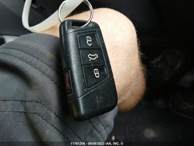 3VWE57BU1KM060074 Volkswagen JETTA SEL