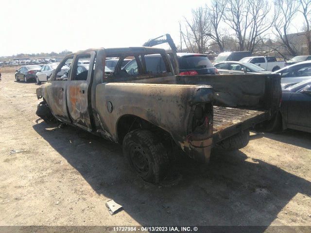 1C6RR7TM4FS579812 RAM 1500 Slt