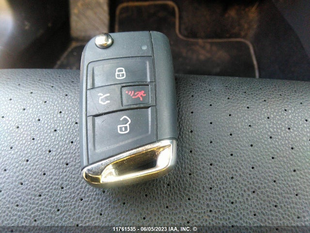 3VWG57AU2MM017117 Volkswagen GOLF