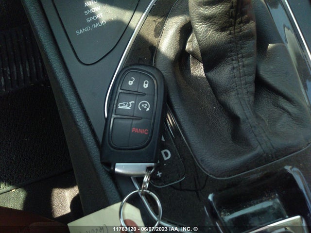 1C4PJMJX9KD382961 Jeep Cherokee Overland