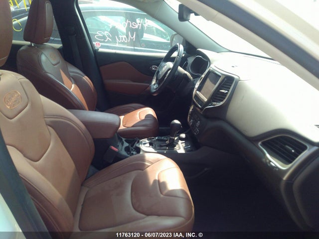 1C4PJMJX9KD382961 Jeep Cherokee Overland