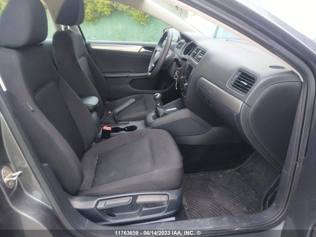 3VW167AJ0GM252256 Volkswagen JETTA S