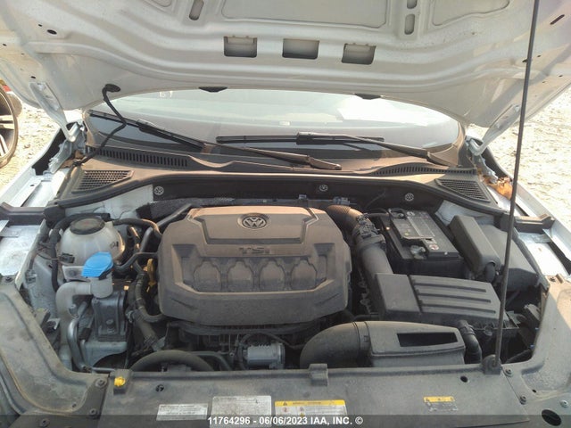 1VWBA7A3XNC008097 Volkswagen Passat Limited Edition