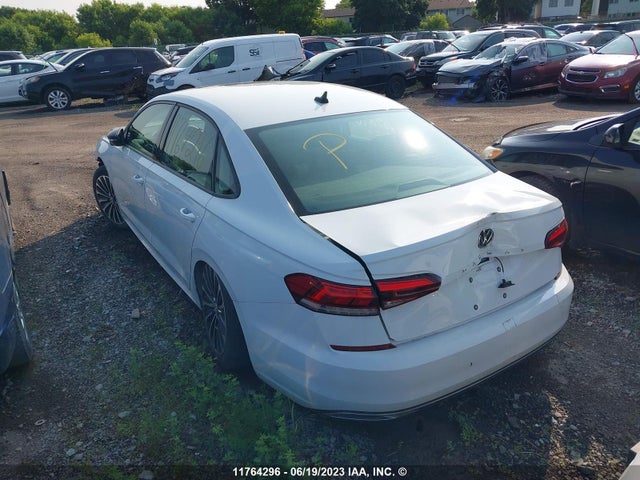 1VWBA7A3XNC008097 Volkswagen Passat Limited Edition