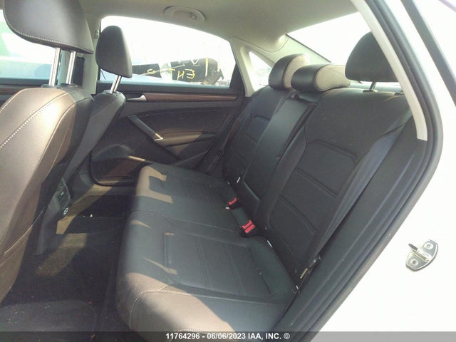 1VWBA7A3XNC008097 Volkswagen Passat Limited Edition