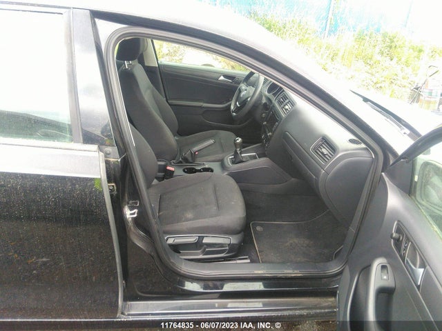 3VW1K7AJXFM218111 Volkswagen JETTA