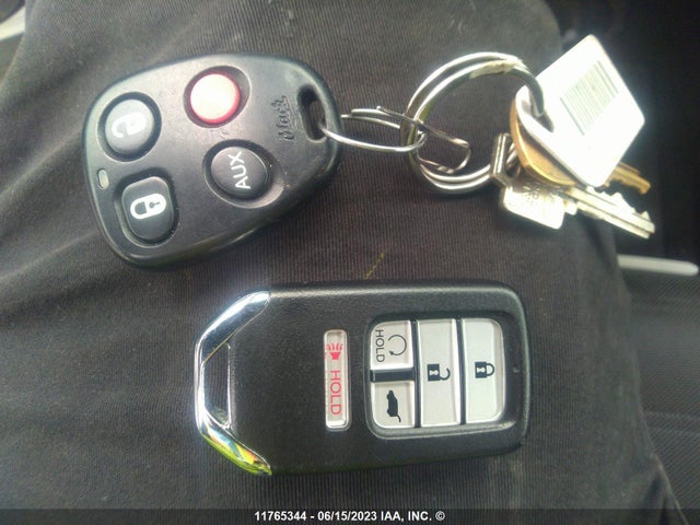 Honda CR-V LX 2019 2HKRW2H25KH151106 Image 3
