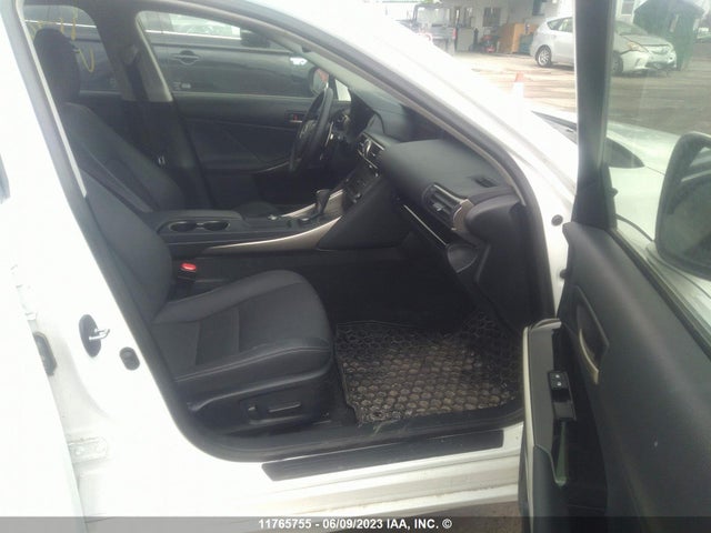 JTHC81D26K5038361 Lexus IS 300