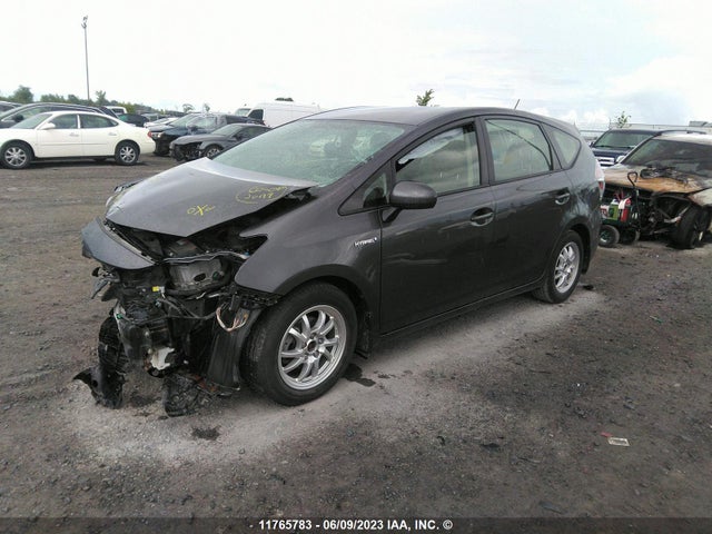 Toyota PRIUS V 2015 JTDZN3EUXFJ025495 Image 2
