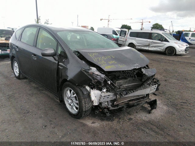 Toyota PRIUS V 2015 JTDZN3EUXFJ025495 Image 8