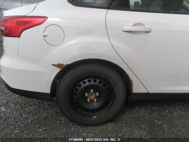 Ford FOCUS SE 2016 1FADP3F21GL370394 Image 4
