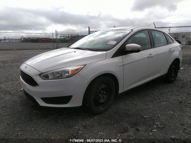 Ford FOCUS SE 2016 1FADP3F21GL370394 Image 2