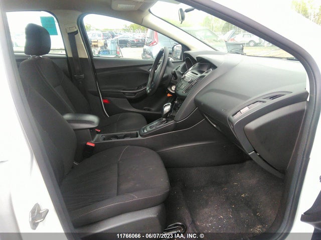 Ford FOCUS SE 2016 1FADP3F21GL370394 Image 7