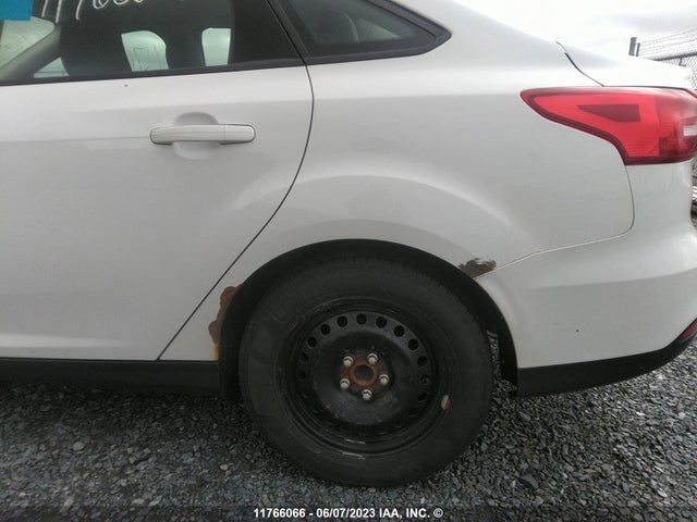 Ford FOCUS SE 2016 1FADP3F21GL370394 Image 8