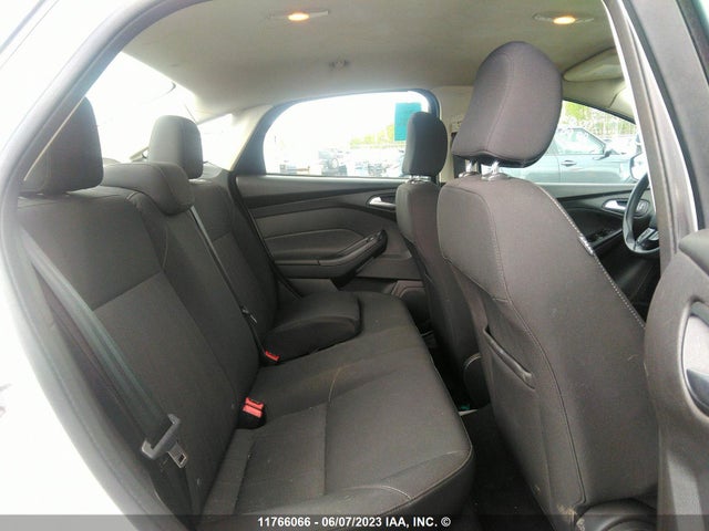 Ford FOCUS SE 2016 1FADP3F21GL370394 Image 10