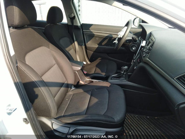 Hyundai ELANTRA SE 2018 5NPD74LF6JH278698 Image 5