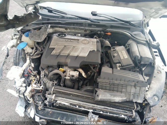 3VW3L7AJ5EM440365 Volkswagen JETTA TDI