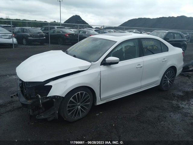 3VW3L7AJ5EM440365 Volkswagen JETTA TDI