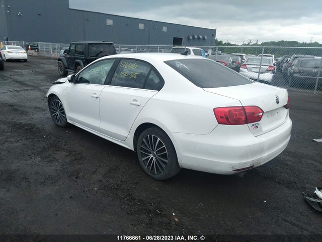 3VW3L7AJ5EM440365 Volkswagen JETTA TDI