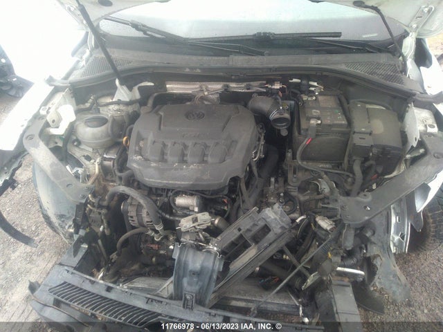 3VV0B7AXXJM006855 Volkswagen TIGUAN S