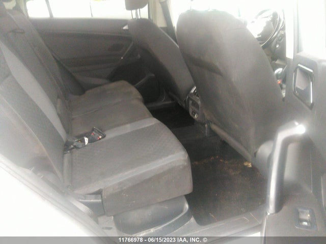 3VV0B7AXXJM006855 Volkswagen TIGUAN S