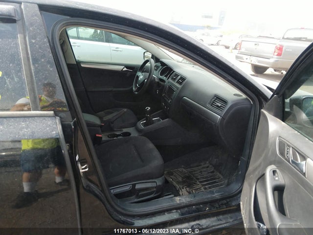 3VW1K7AJ2FM323256 Volkswagen JETTA S