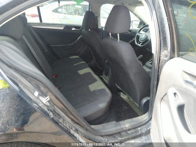 3VW1K7AJ2FM323256 Volkswagen JETTA S