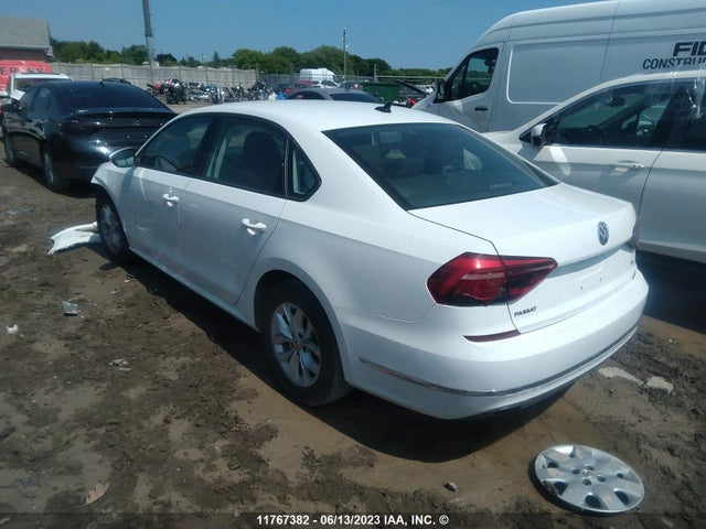 1VWAA7A37JC034596 Volkswagen Passat S/r-line