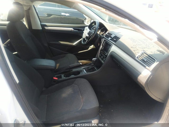 1VWAA7A37JC034596 Volkswagen Passat S/r-line