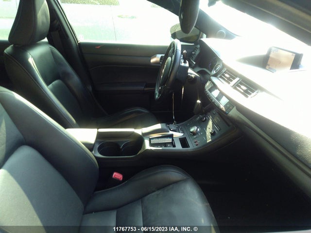 JTHKD5BH0F2214141 Lexus CT 200