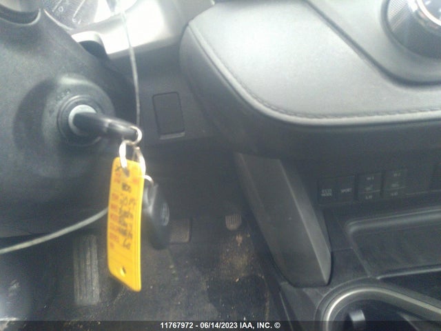 Toyota RAV4 LE 2017 2T3BFREV6HW566459 Image 3