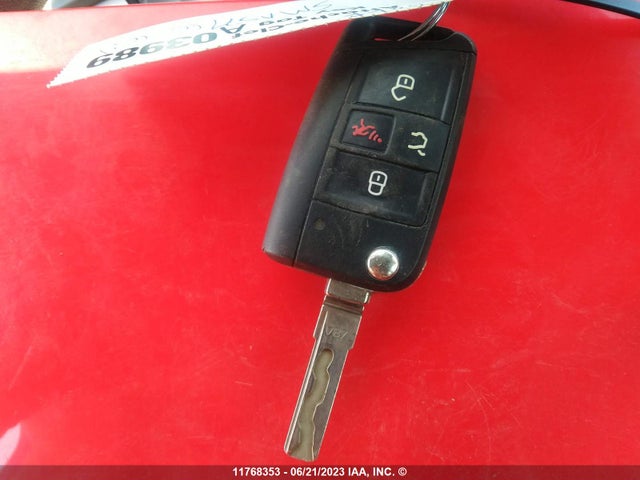3VW117AU2FM004761 Volkswagen GOLF