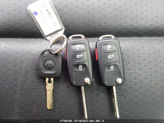 WVGMV7AX1HK011608 Volkswagen Tiguan Comfortline