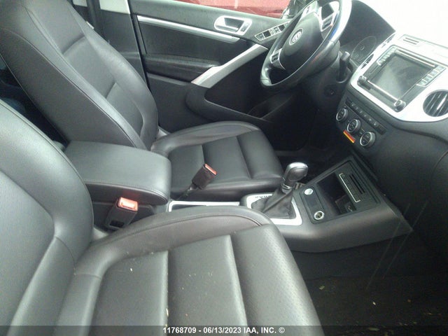 WVGMV7AX1HK011608 Volkswagen Tiguan Comfortline